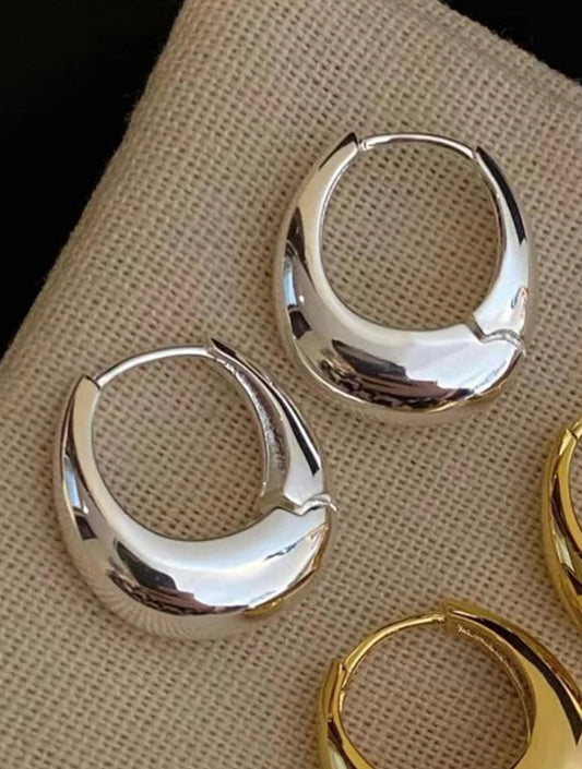 Minimalist Small Hoop Earrings